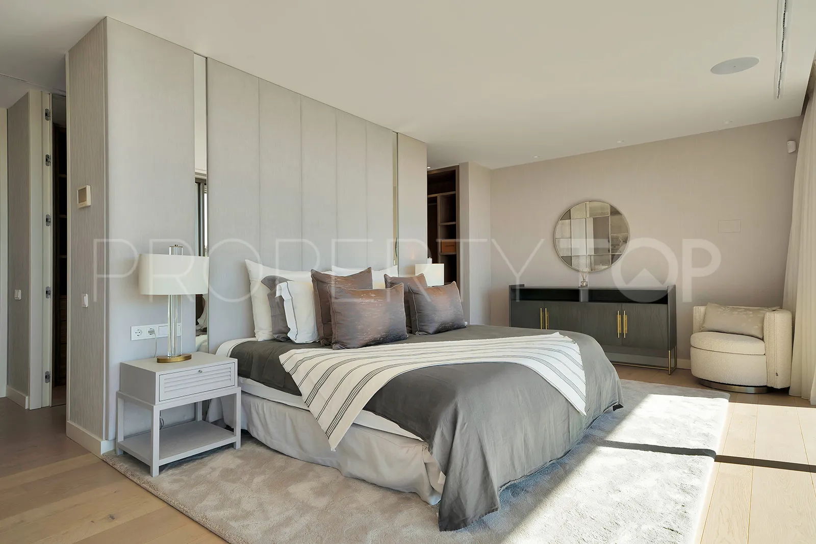 Benahavis villa for sale