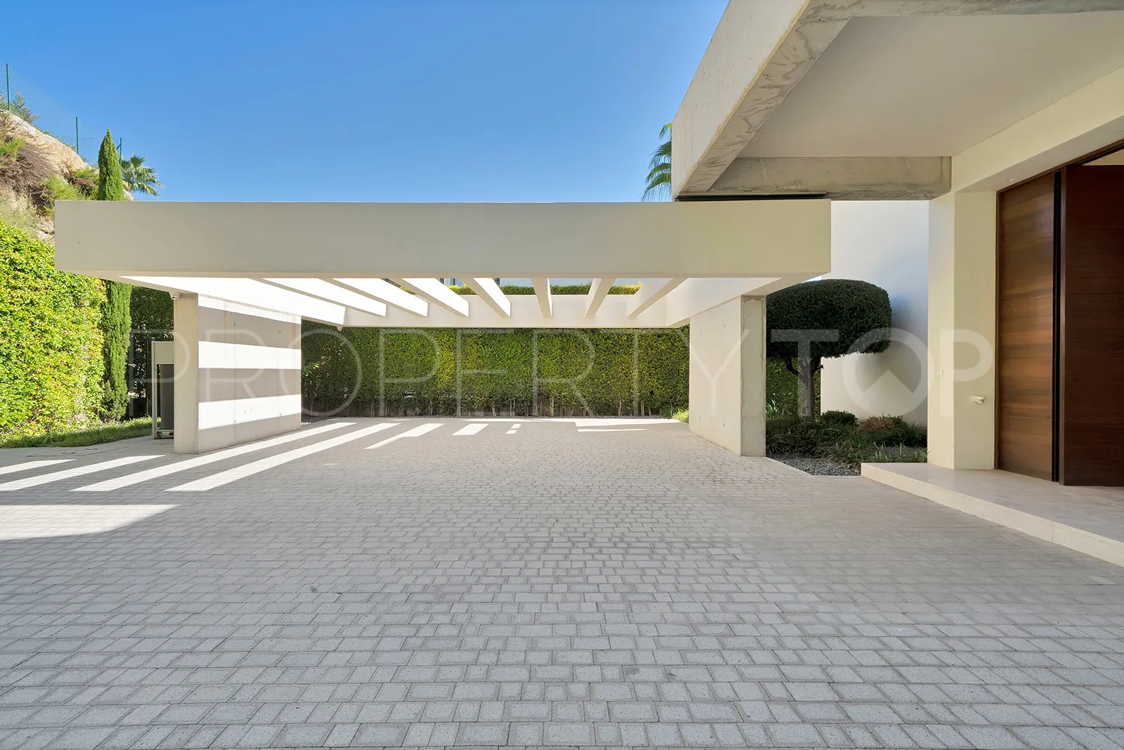 Benahavis villa for sale