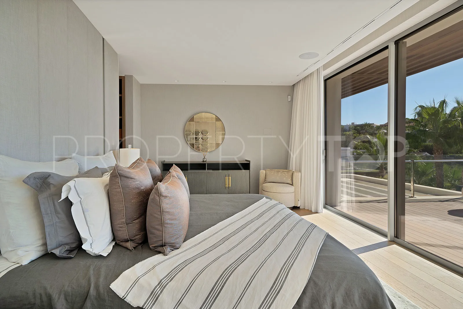 Benahavis villa for sale