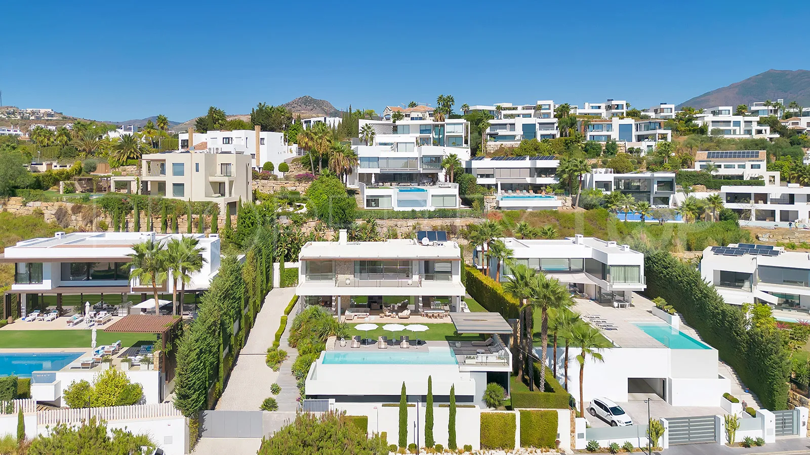 Benahavis villa for sale