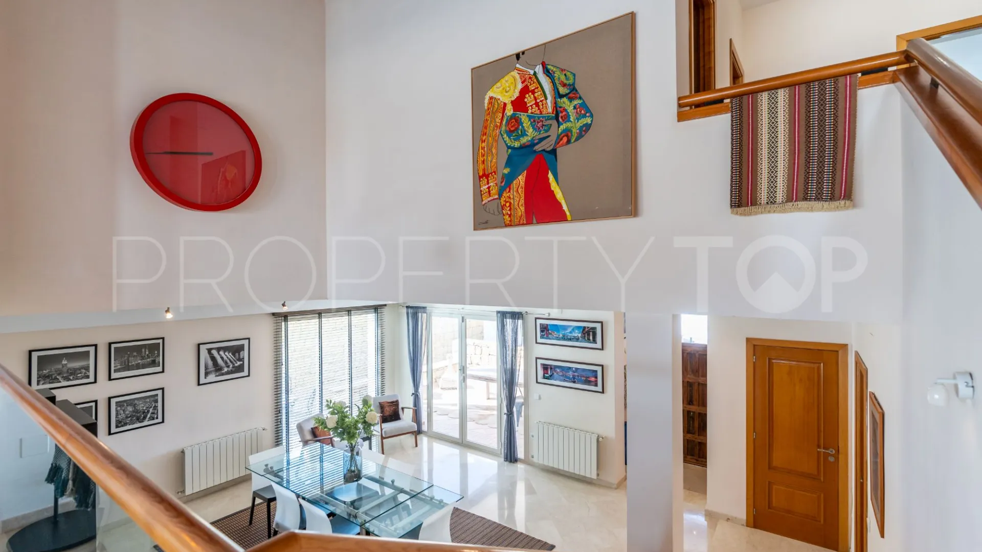 For sale villa in Benahavis with 4 bedrooms