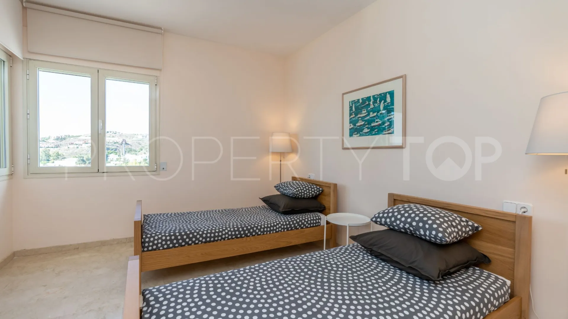 For sale villa in Benahavis with 4 bedrooms