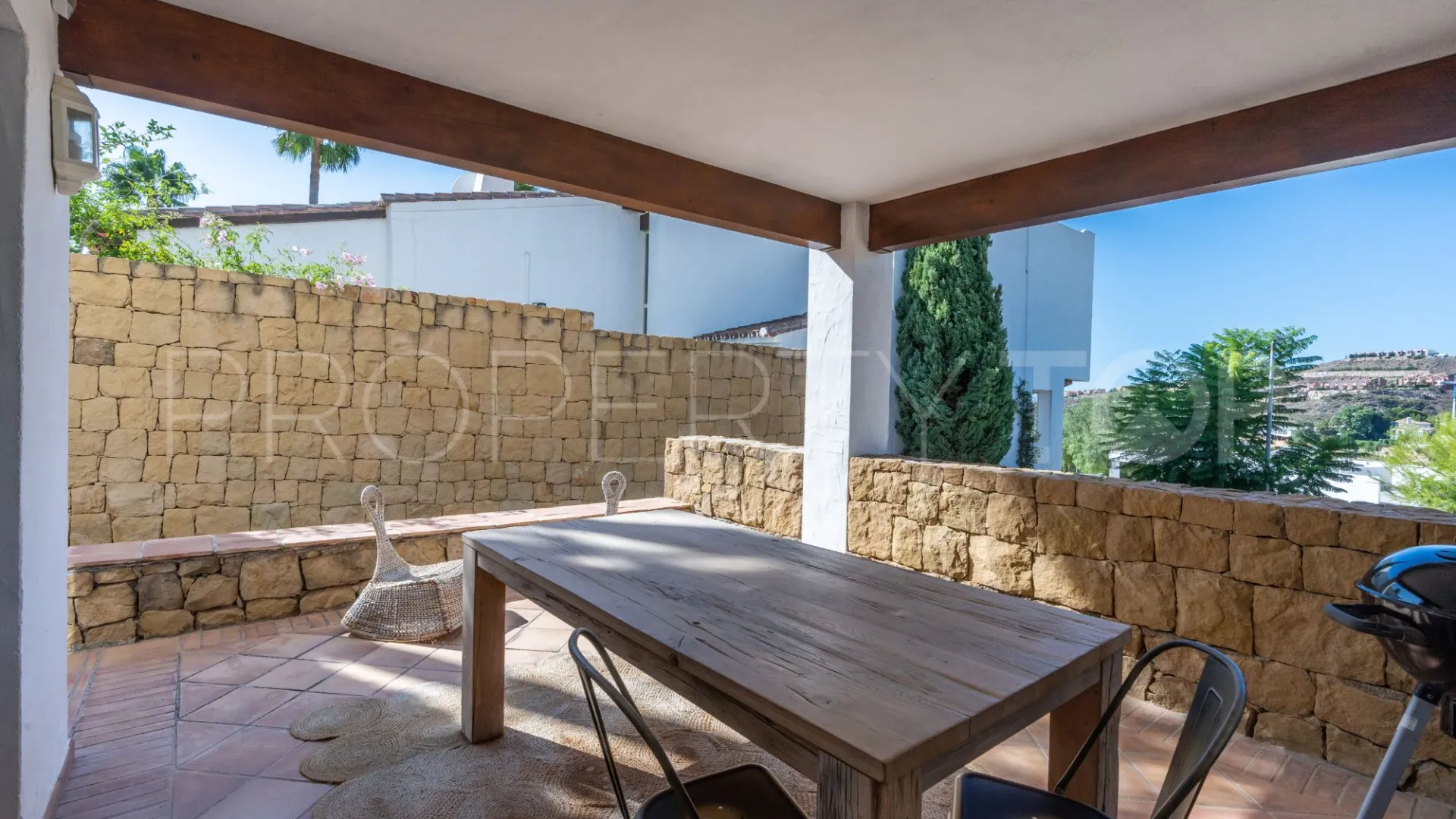 For sale villa in Benahavis with 4 bedrooms