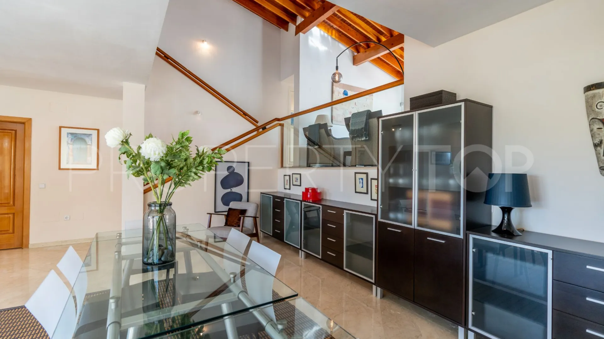 For sale villa in Benahavis with 4 bedrooms
