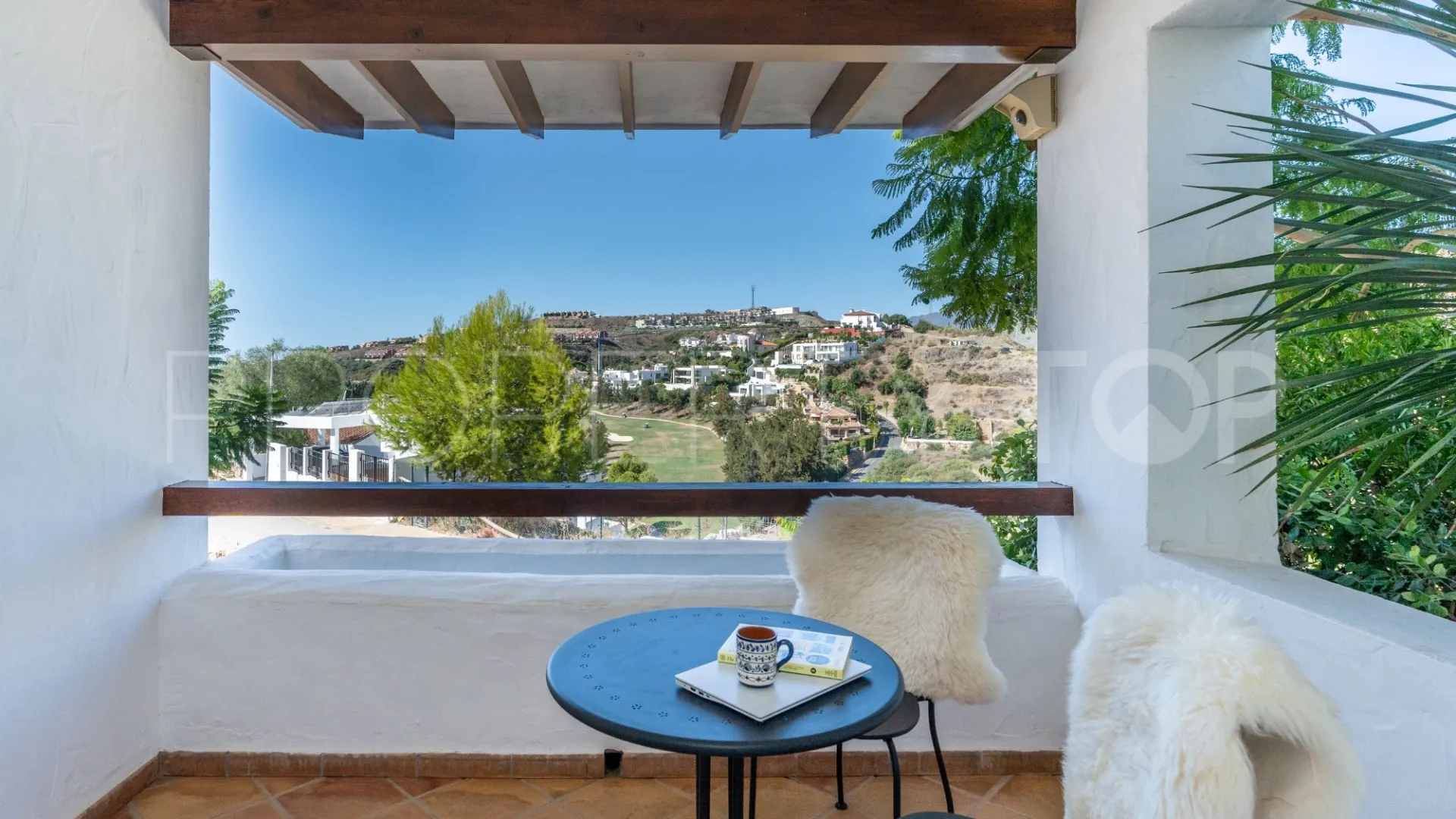 For sale villa in Benahavis with 4 bedrooms