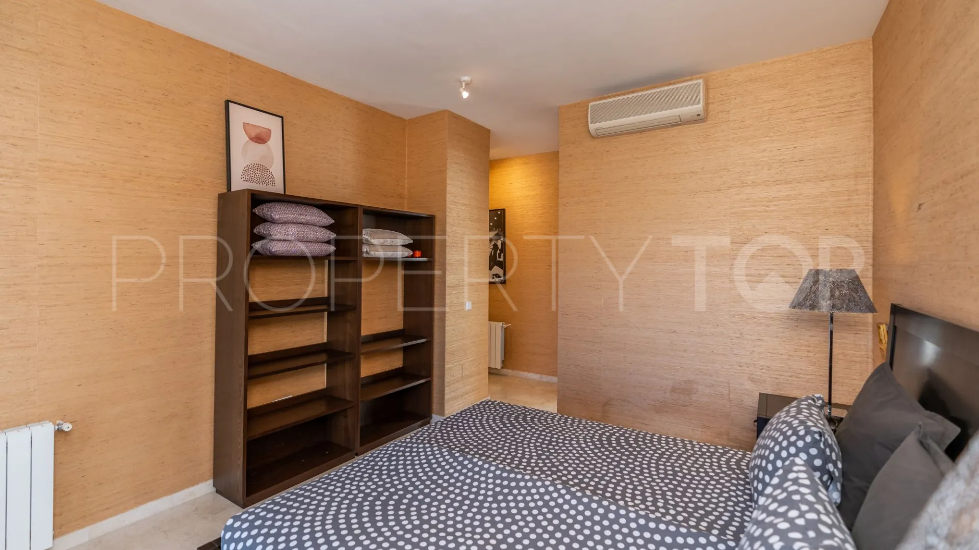 For sale villa in Benahavis with 4 bedrooms