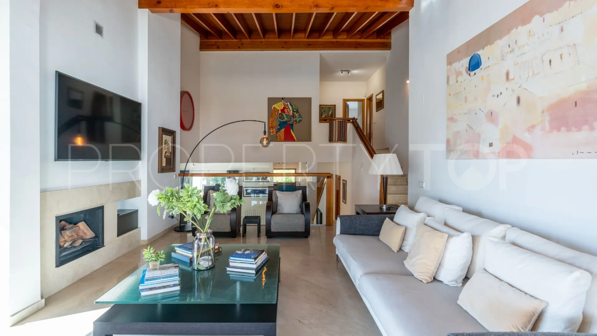 For sale villa in Benahavis with 4 bedrooms