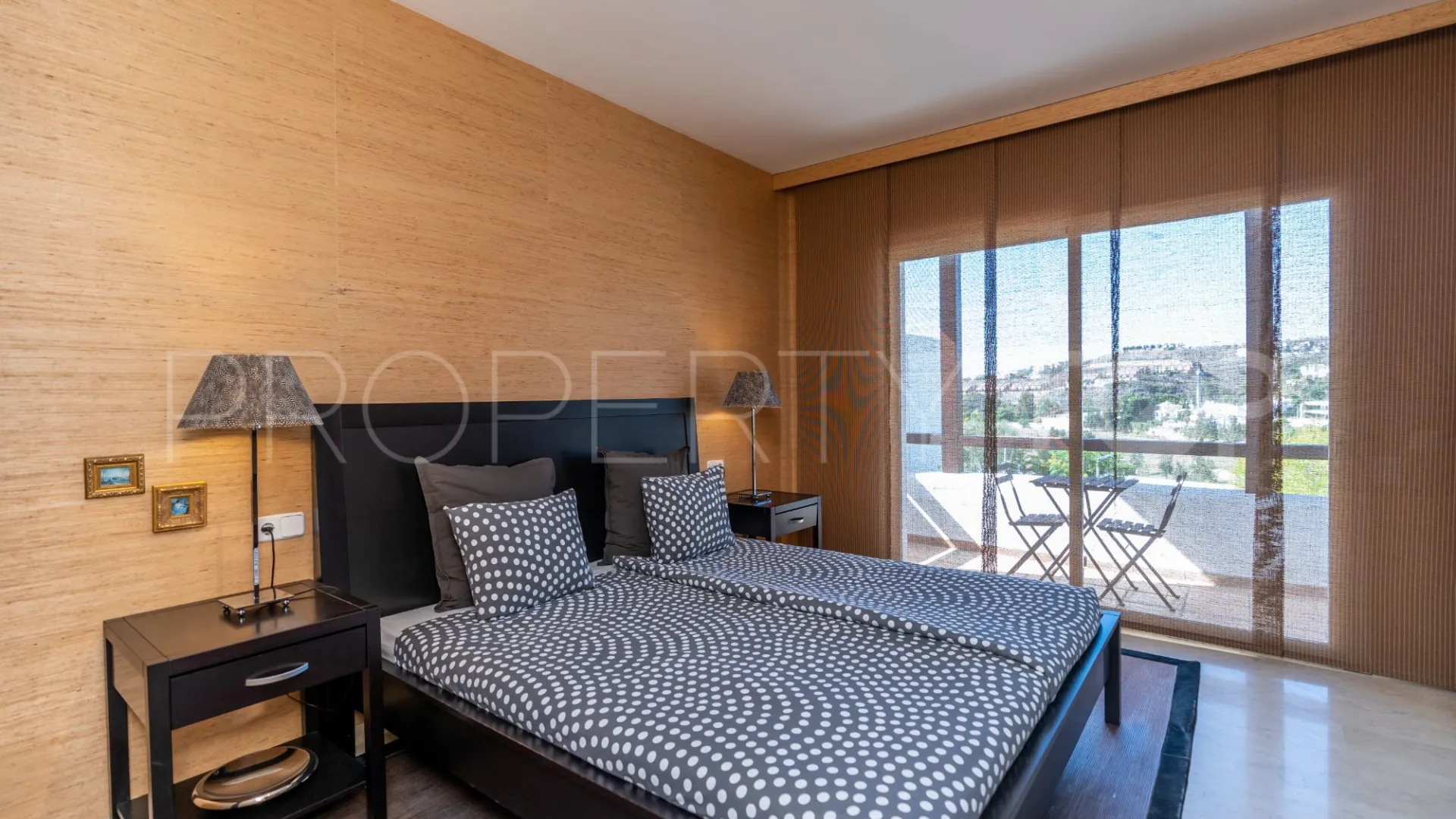 For sale villa in Benahavis with 4 bedrooms