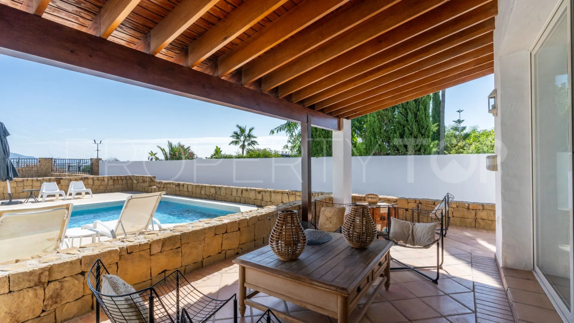For sale villa in Benahavis with 4 bedrooms