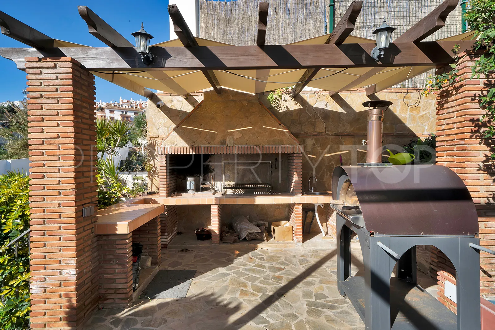 Villa de 5 dormitorios en venta en Benalmadena