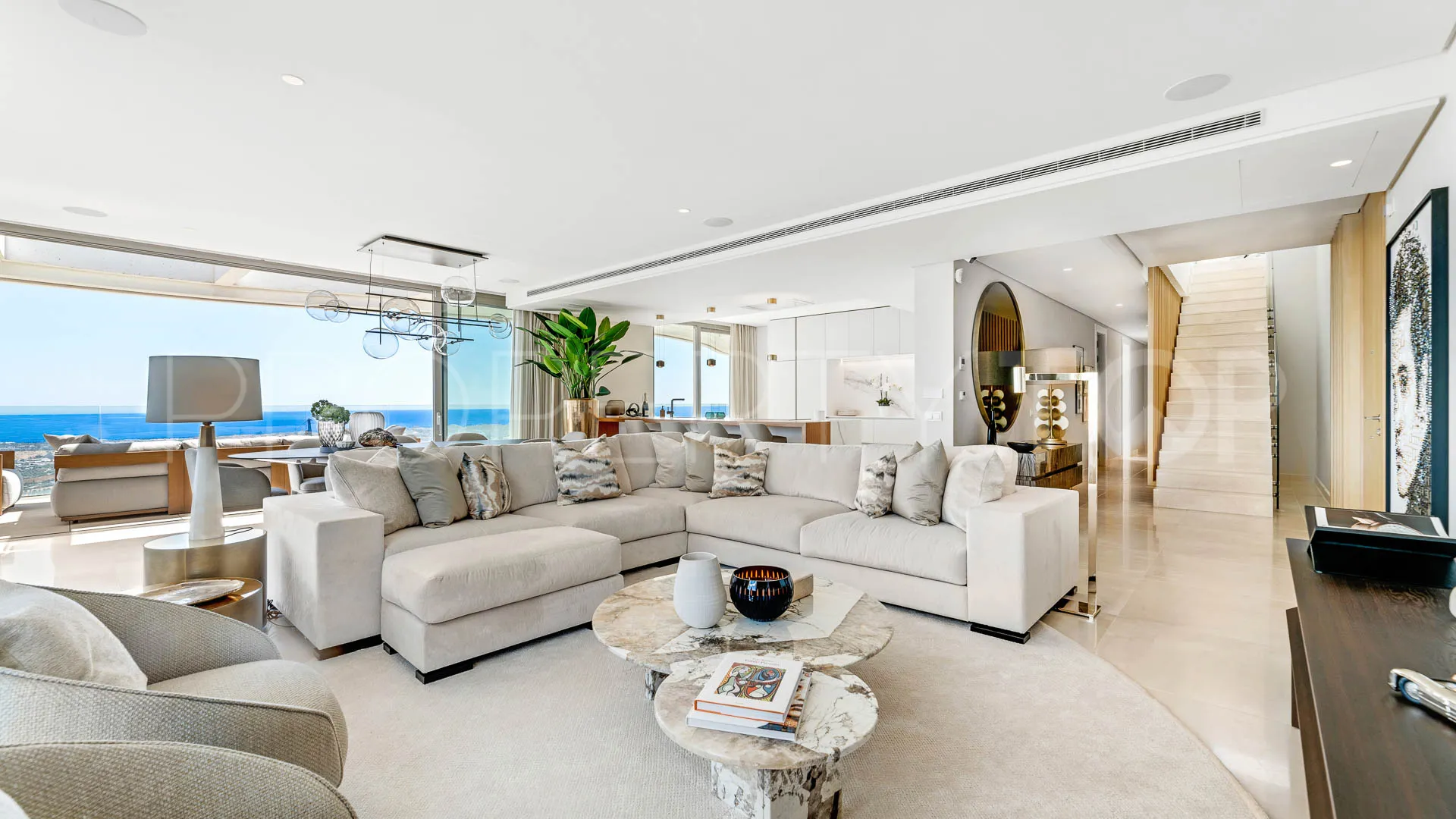 Atico duplex en venta en Benahavis