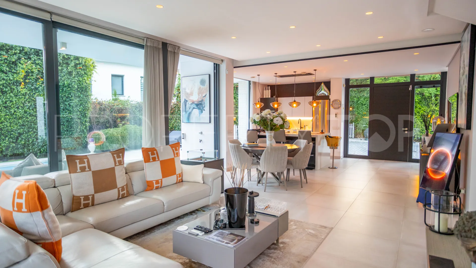 For sale villa in Estepona