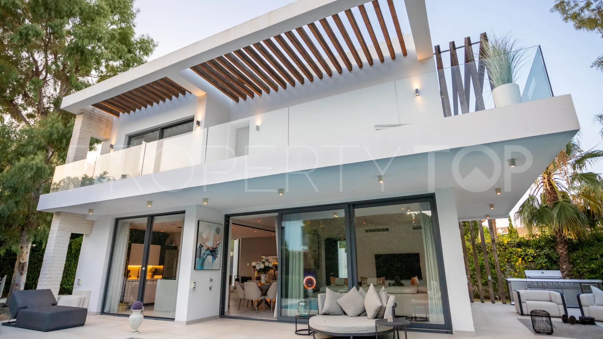 For sale villa in Estepona