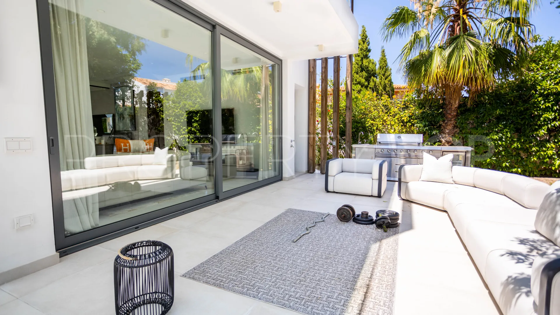 For sale villa in Estepona