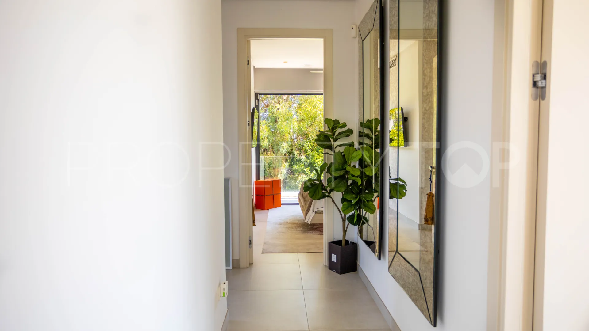 For sale villa in Estepona