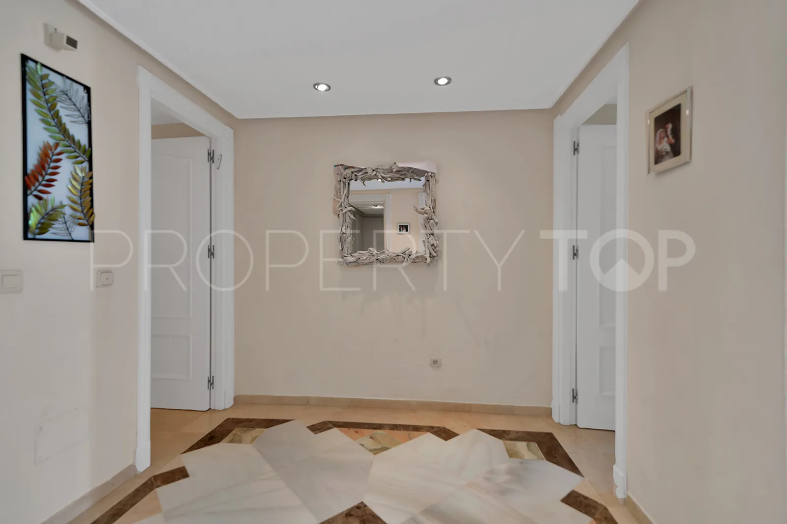 Apartment for sale in Estepona East with 2 bedrooms