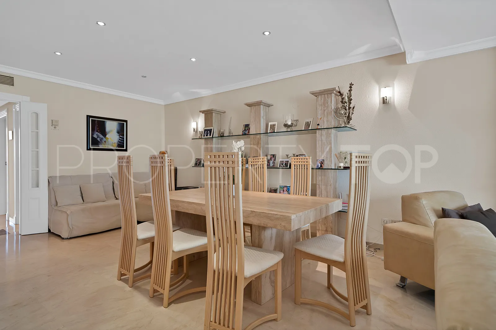 Apartment for sale in Estepona East with 2 bedrooms