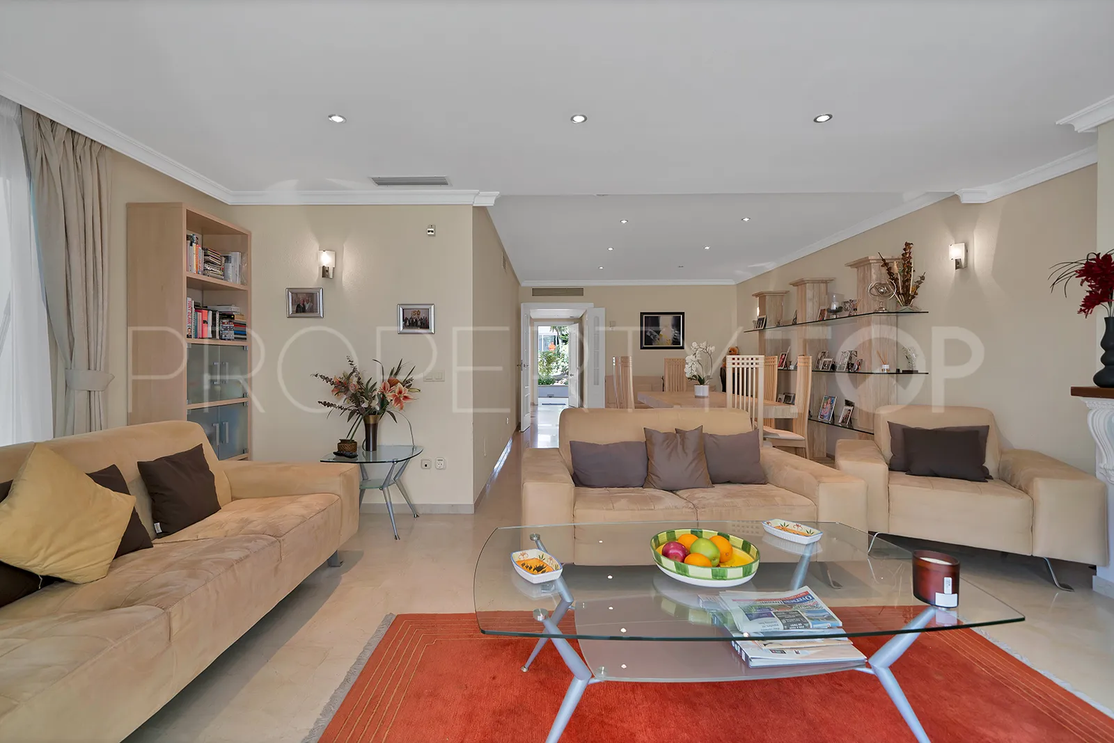 Apartment for sale in Estepona East with 2 bedrooms