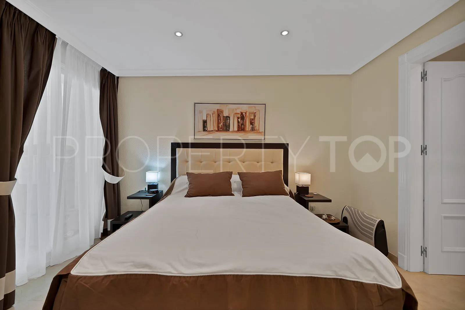 Apartment for sale in Estepona East with 2 bedrooms