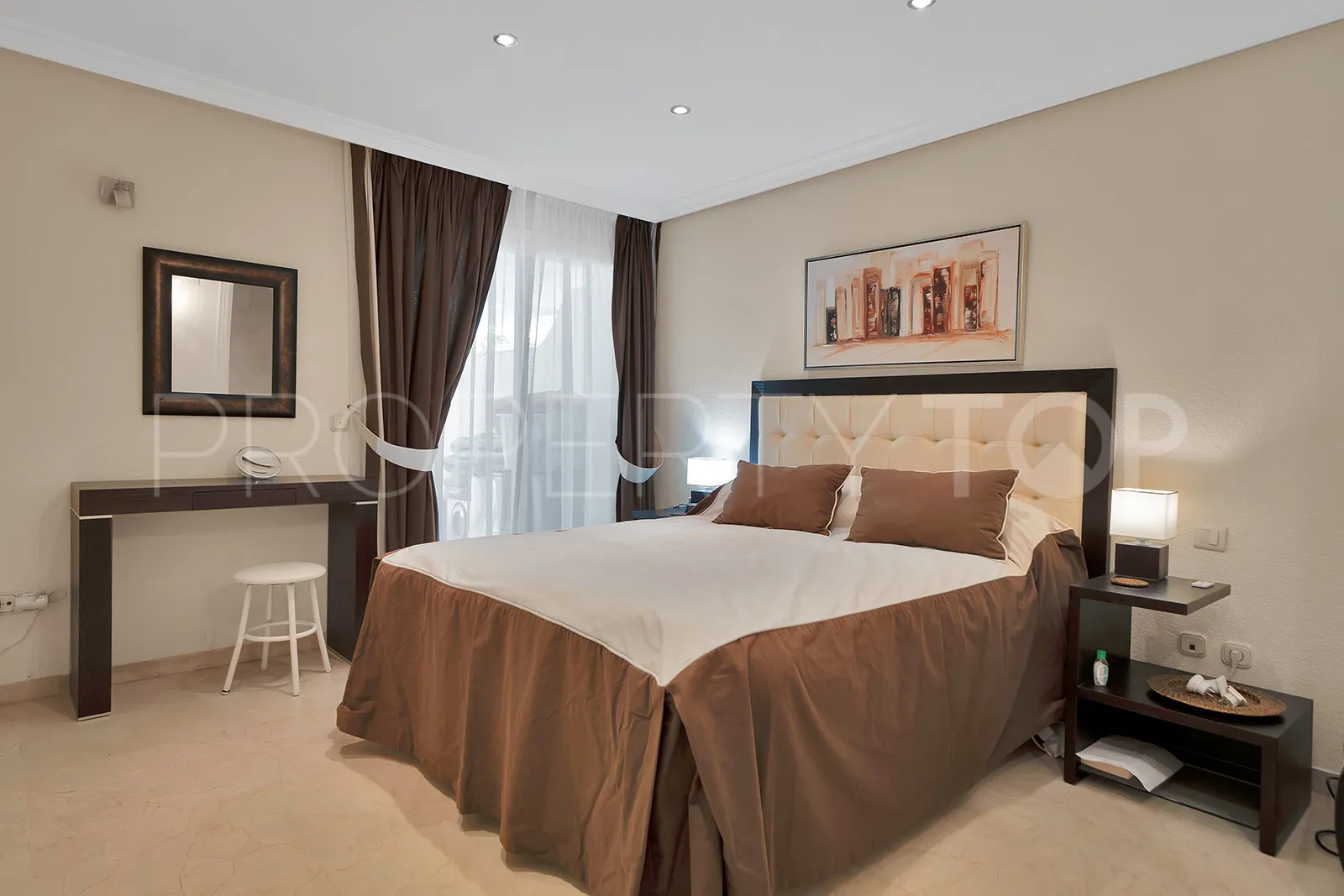 Apartment for sale in Estepona East with 2 bedrooms
