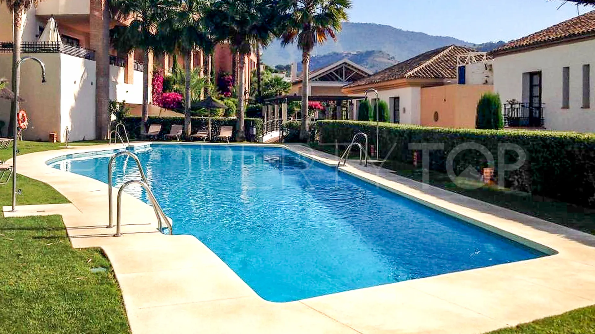 Benahavis 4 bedrooms town house for sale
