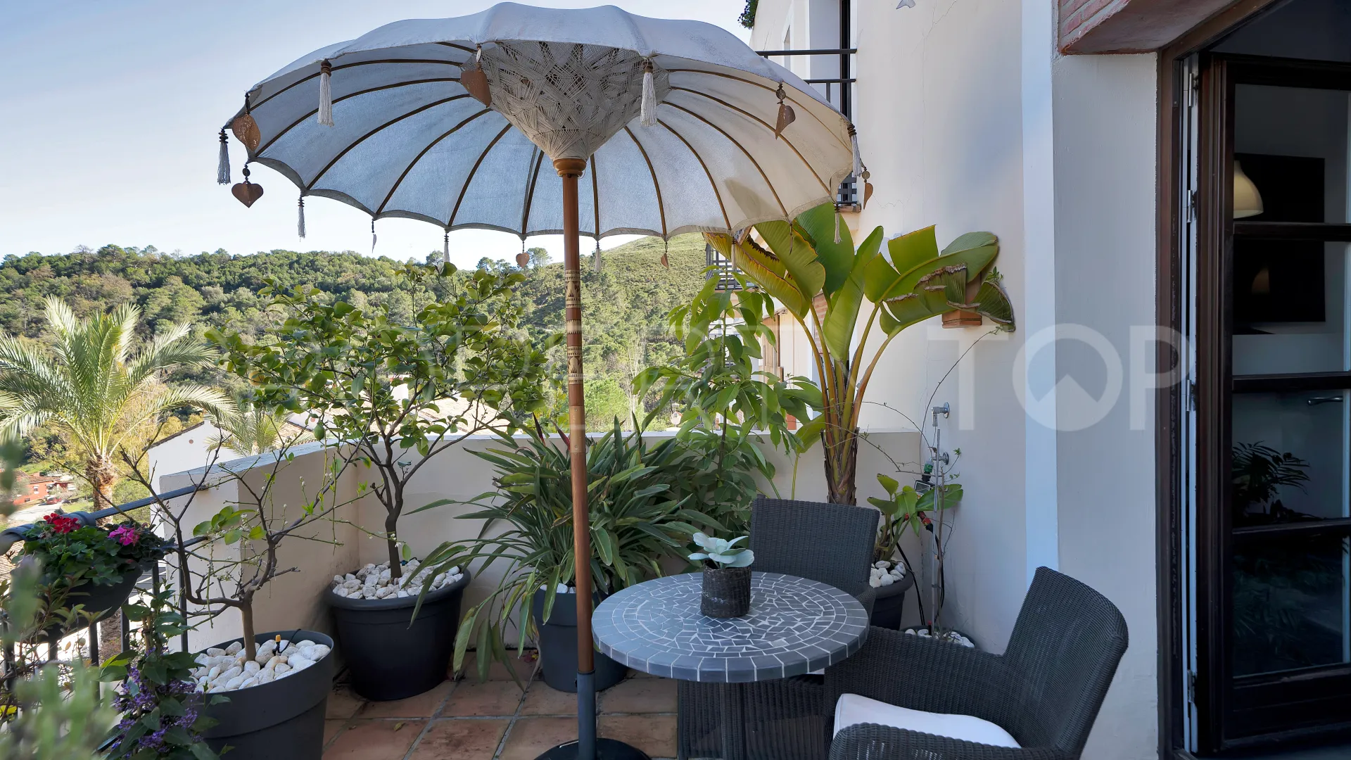 Benahavis 4 bedrooms town house for sale