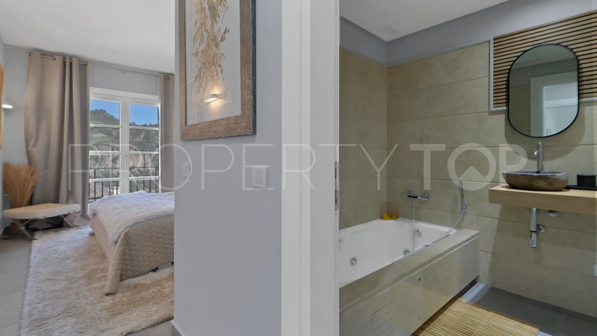 Benahavis 4 bedrooms town house for sale