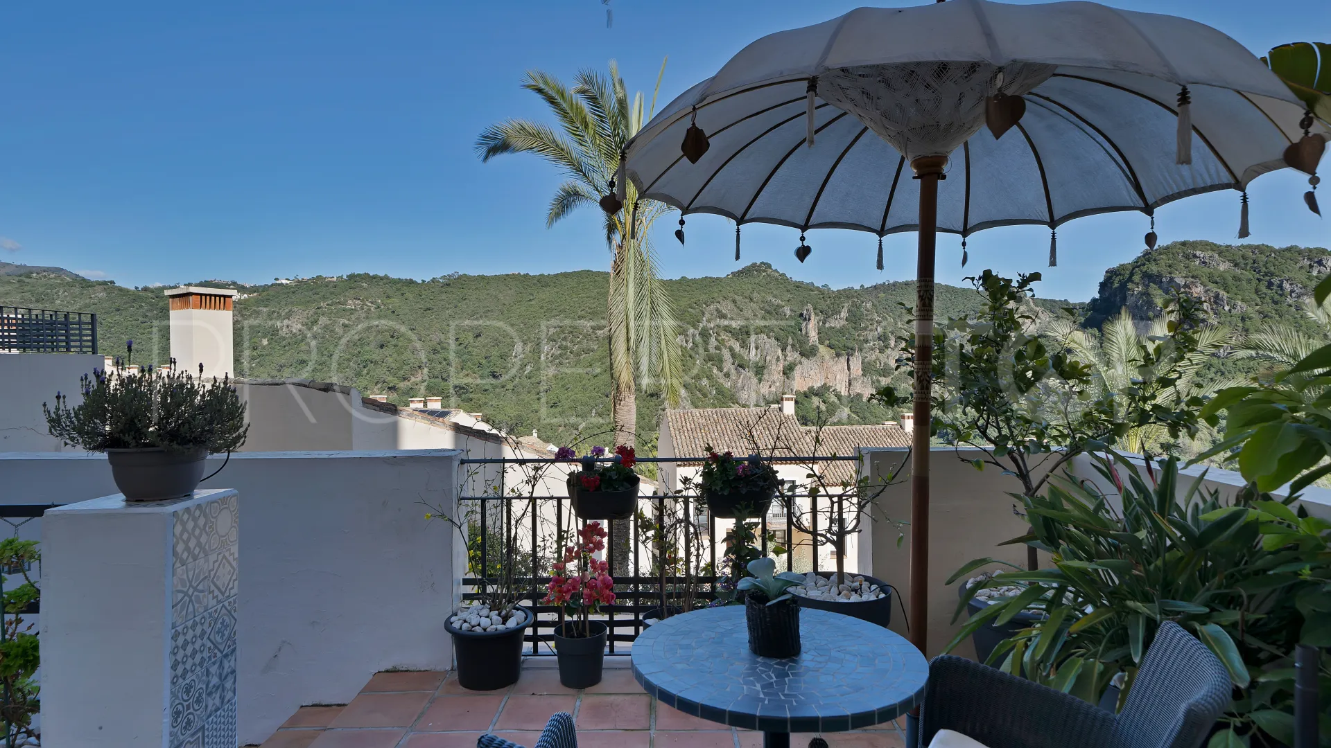 Benahavis 4 bedrooms town house for sale