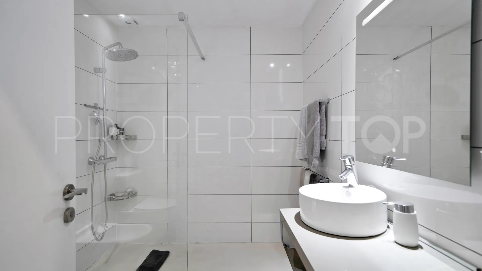 Benahavis 4 bedrooms town house for sale