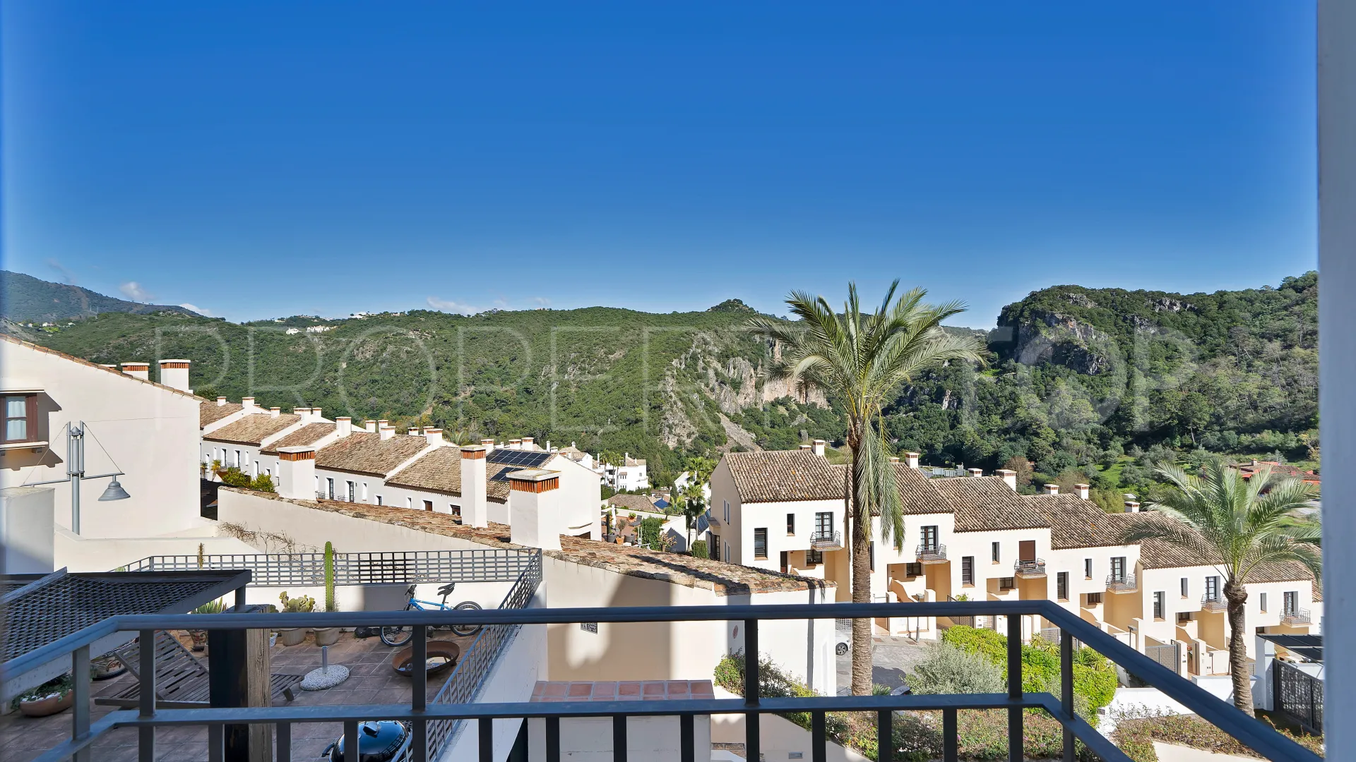 Benahavis 4 bedrooms town house for sale
