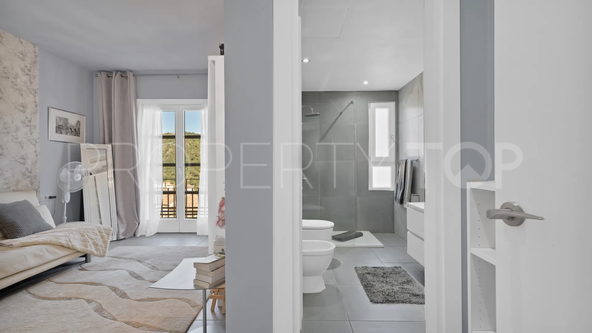 Benahavis 4 bedrooms town house for sale