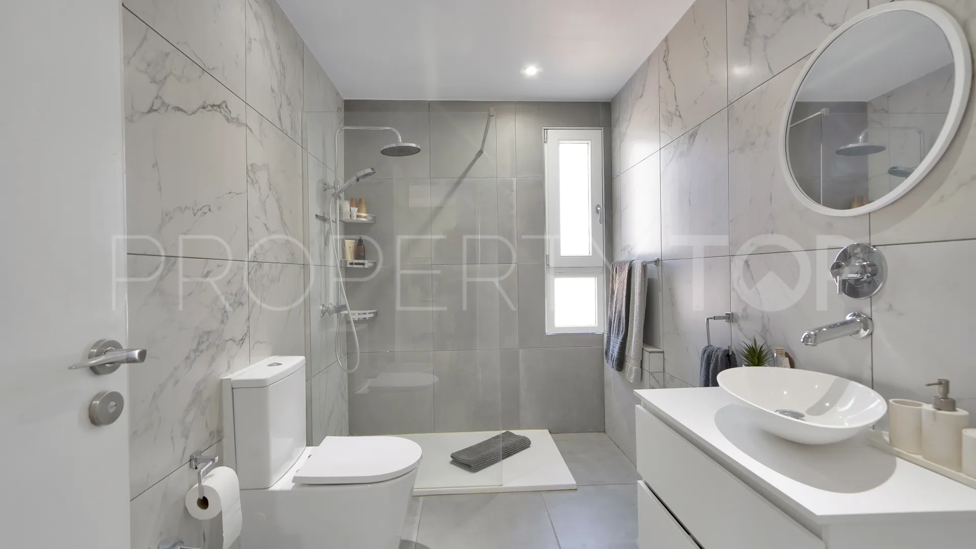 Benahavis 4 bedrooms town house for sale