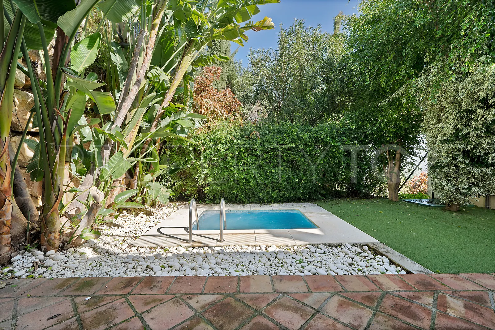 For sale Benahavis town house with 3 bedrooms