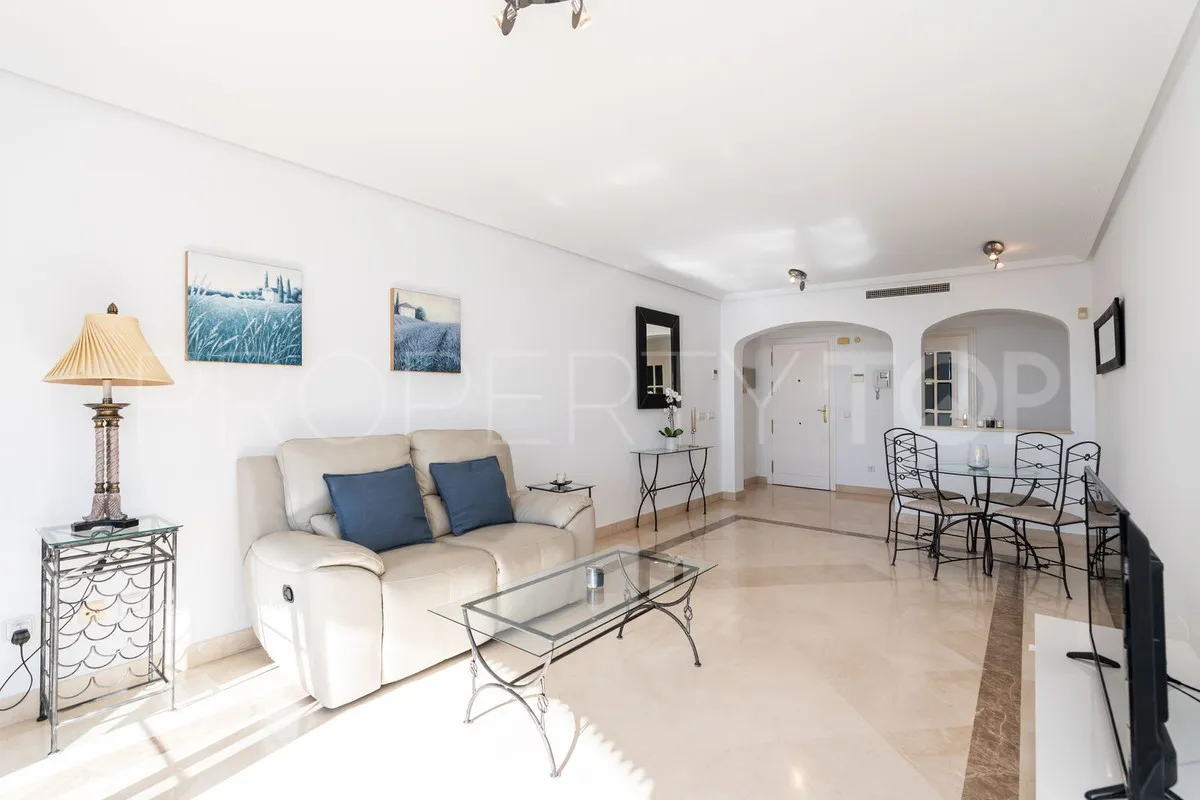Apartment with 2 bedrooms for sale in Benahavis