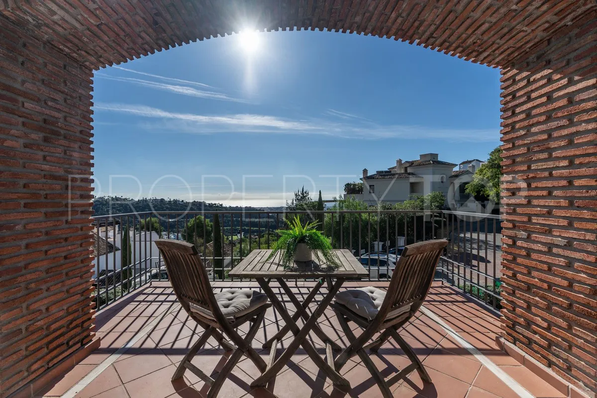 Apartment with 2 bedrooms for sale in Benahavis