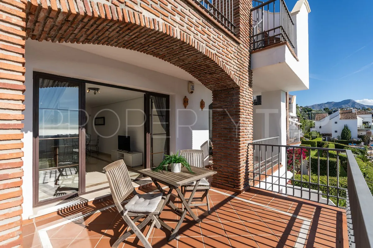 Apartment with 2 bedrooms for sale in Benahavis