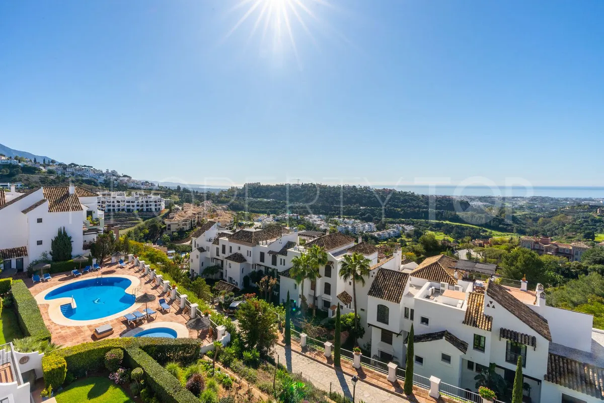 Apartment with 2 bedrooms for sale in Benahavis