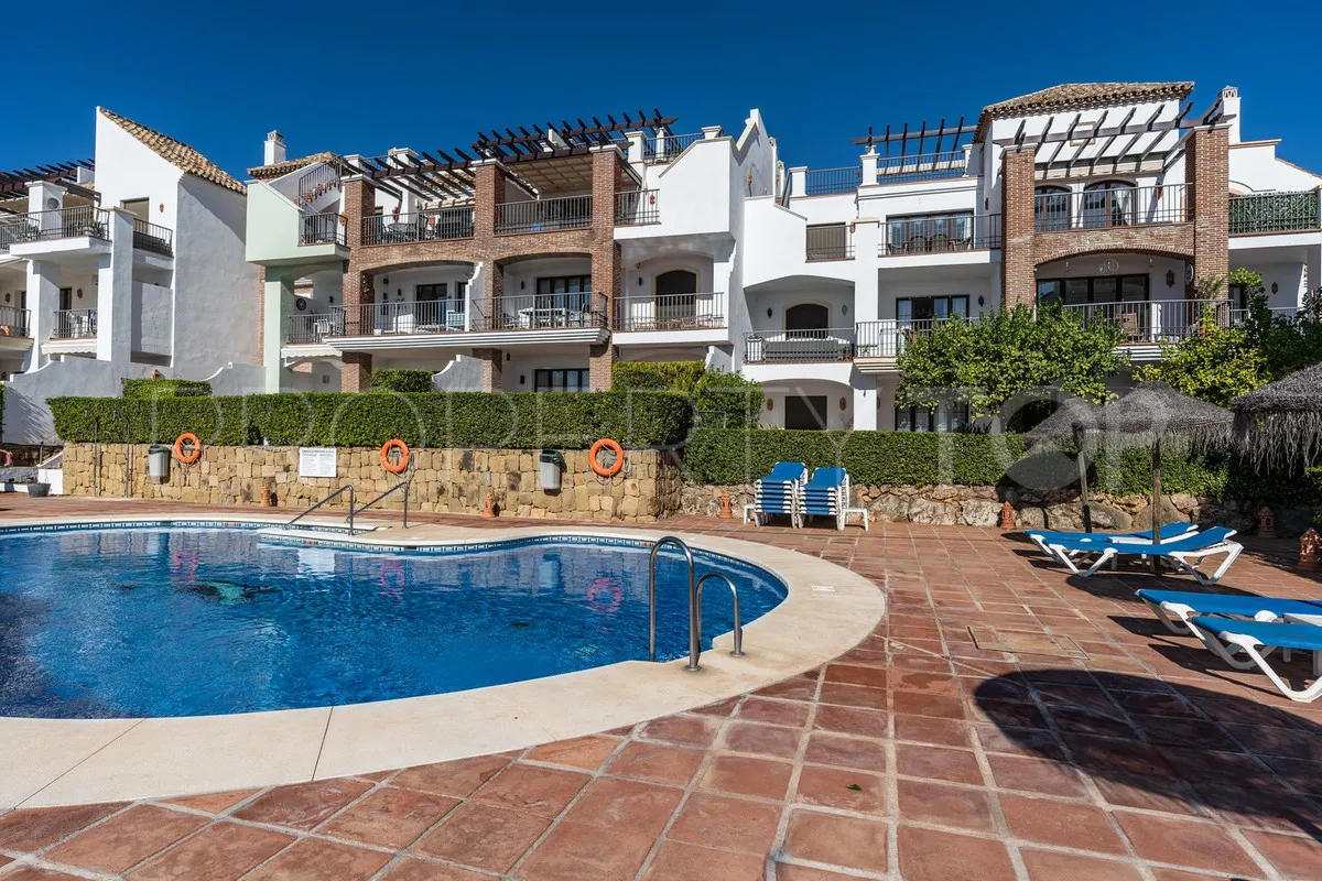 Apartment with 2 bedrooms for sale in Benahavis