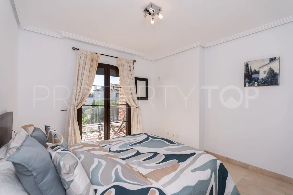 Apartment with 2 bedrooms for sale in Benahavis