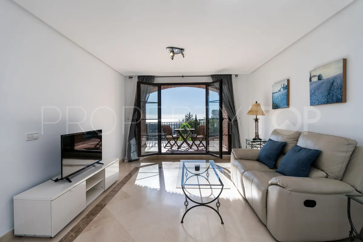 Apartment with 2 bedrooms for sale in Benahavis