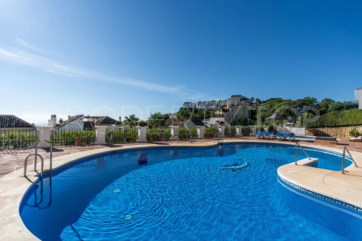 Apartment with 2 bedrooms for sale in Benahavis