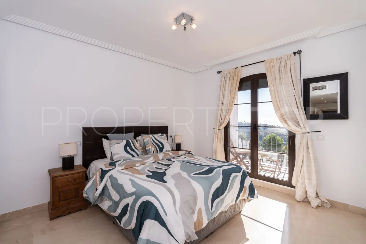 Apartment with 2 bedrooms for sale in Benahavis
