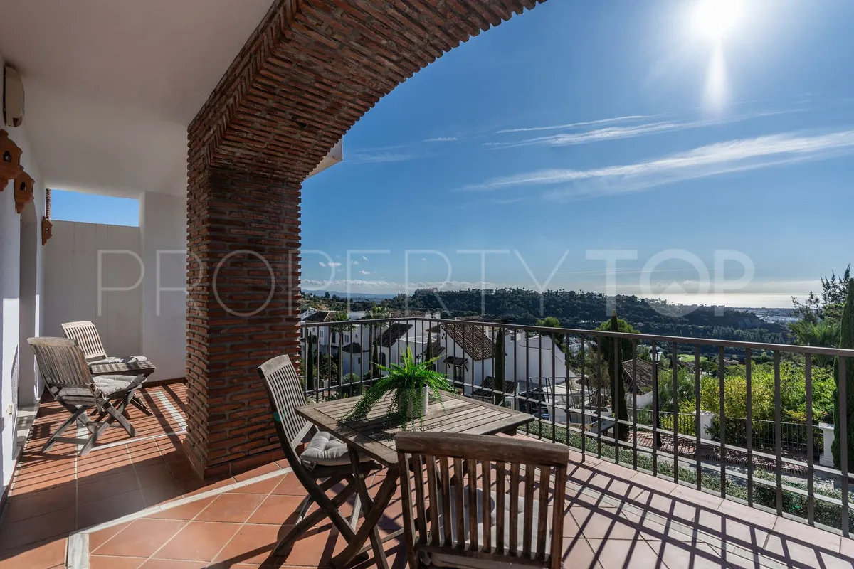 Apartment with 2 bedrooms for sale in Benahavis