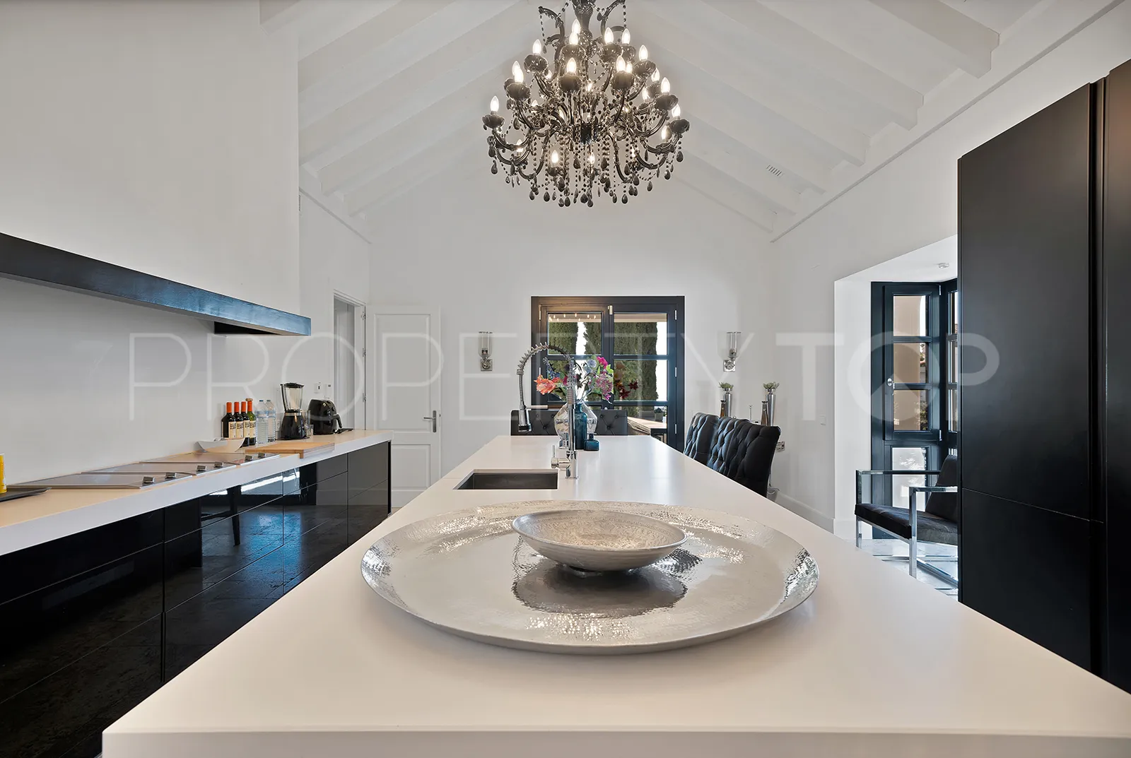 Benahavis villa for sale
