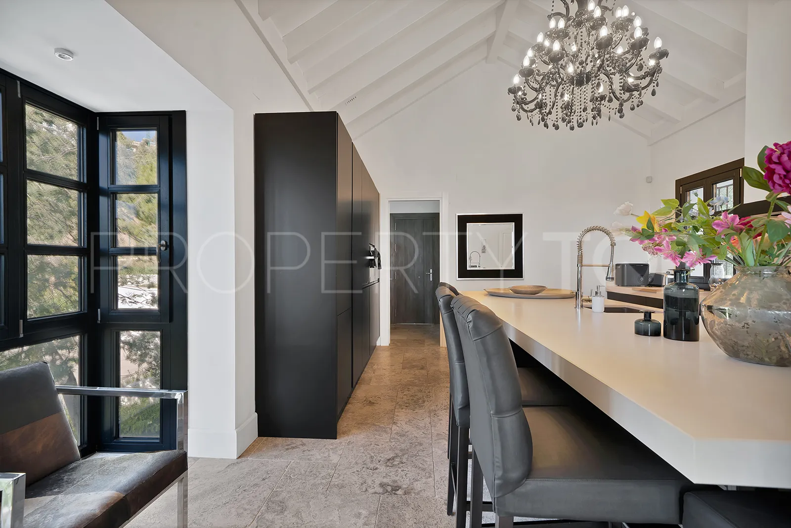 Benahavis villa for sale