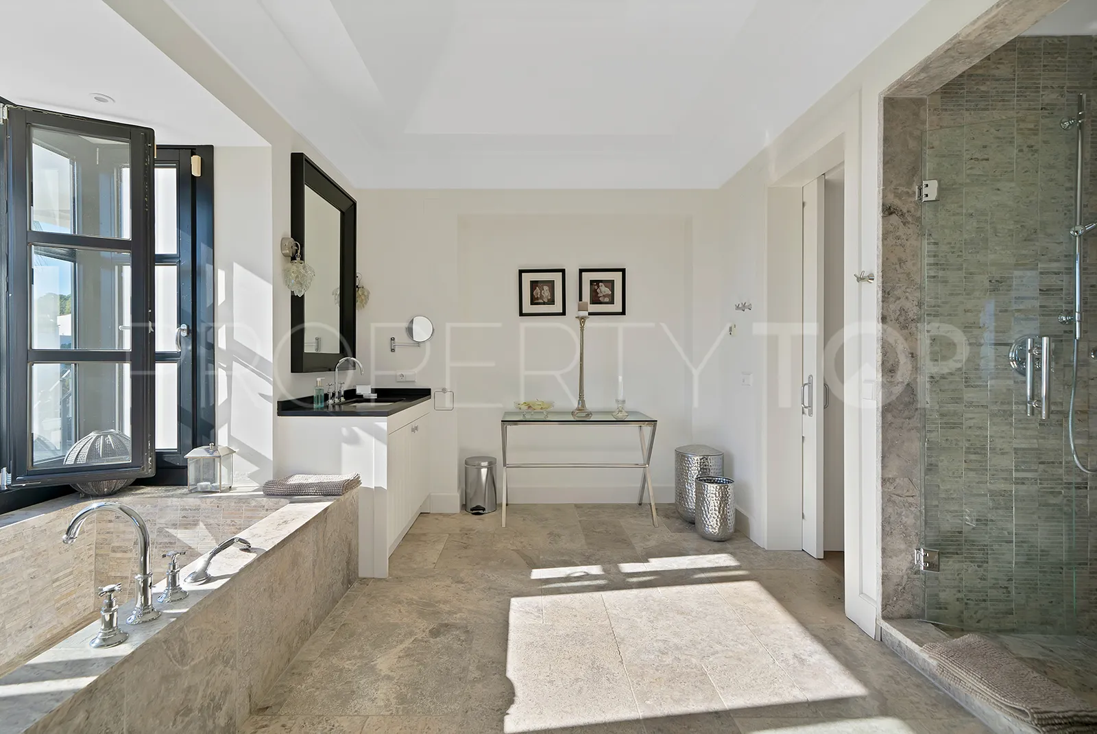 Benahavis villa for sale