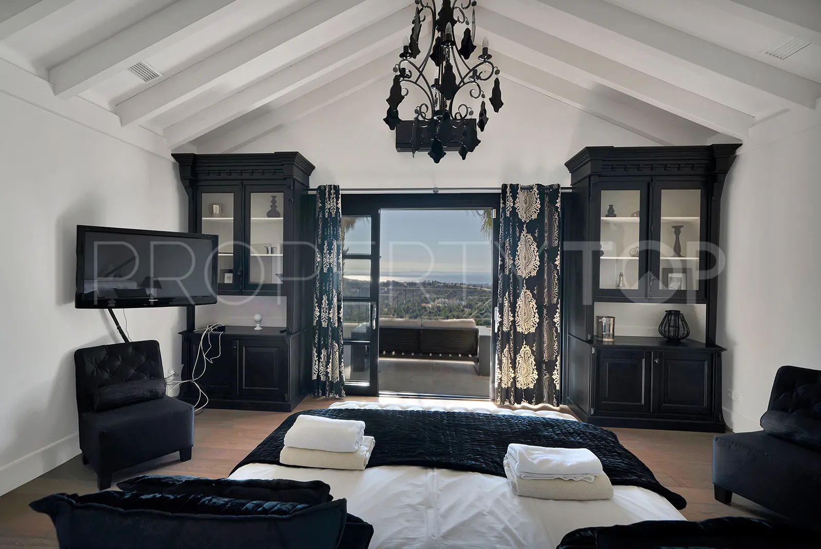 Benahavis villa for sale