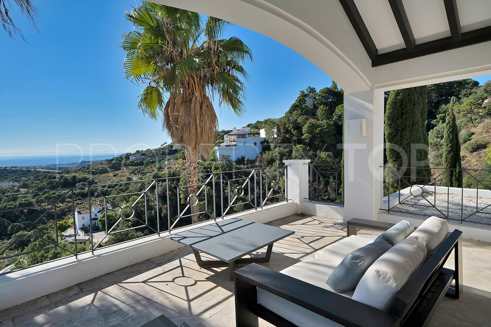 Benahavis villa for sale