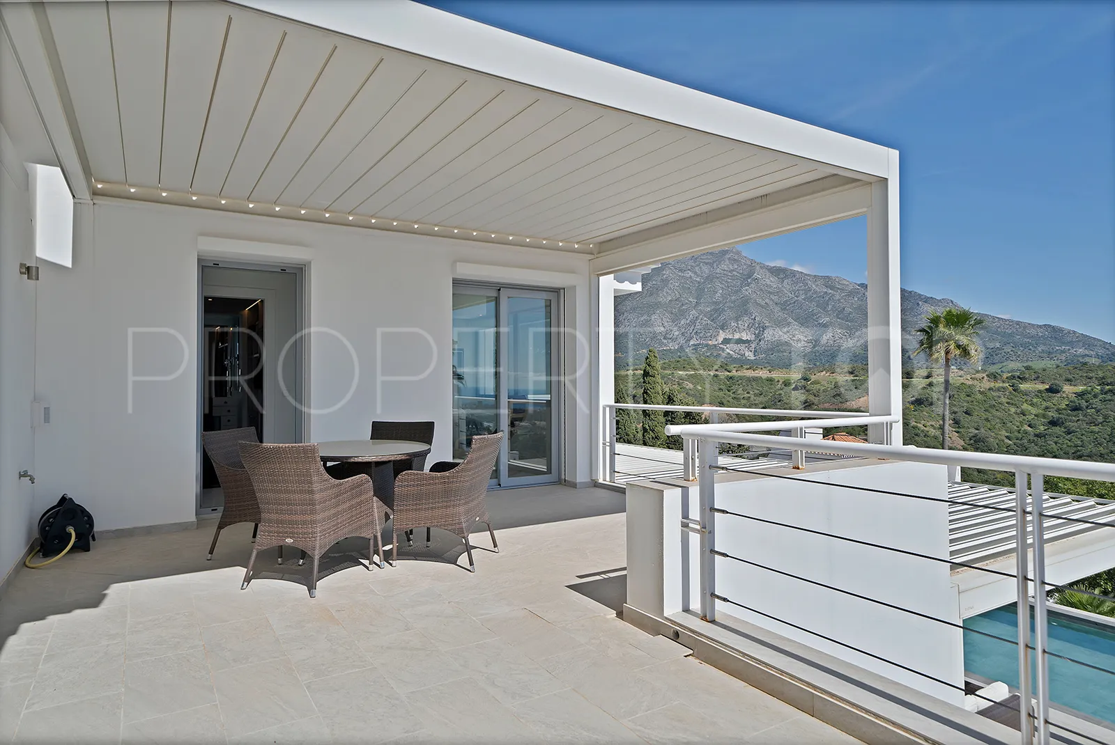 Las Lomas de Nueva Andalucia, villa en venta de 4 dormitorios