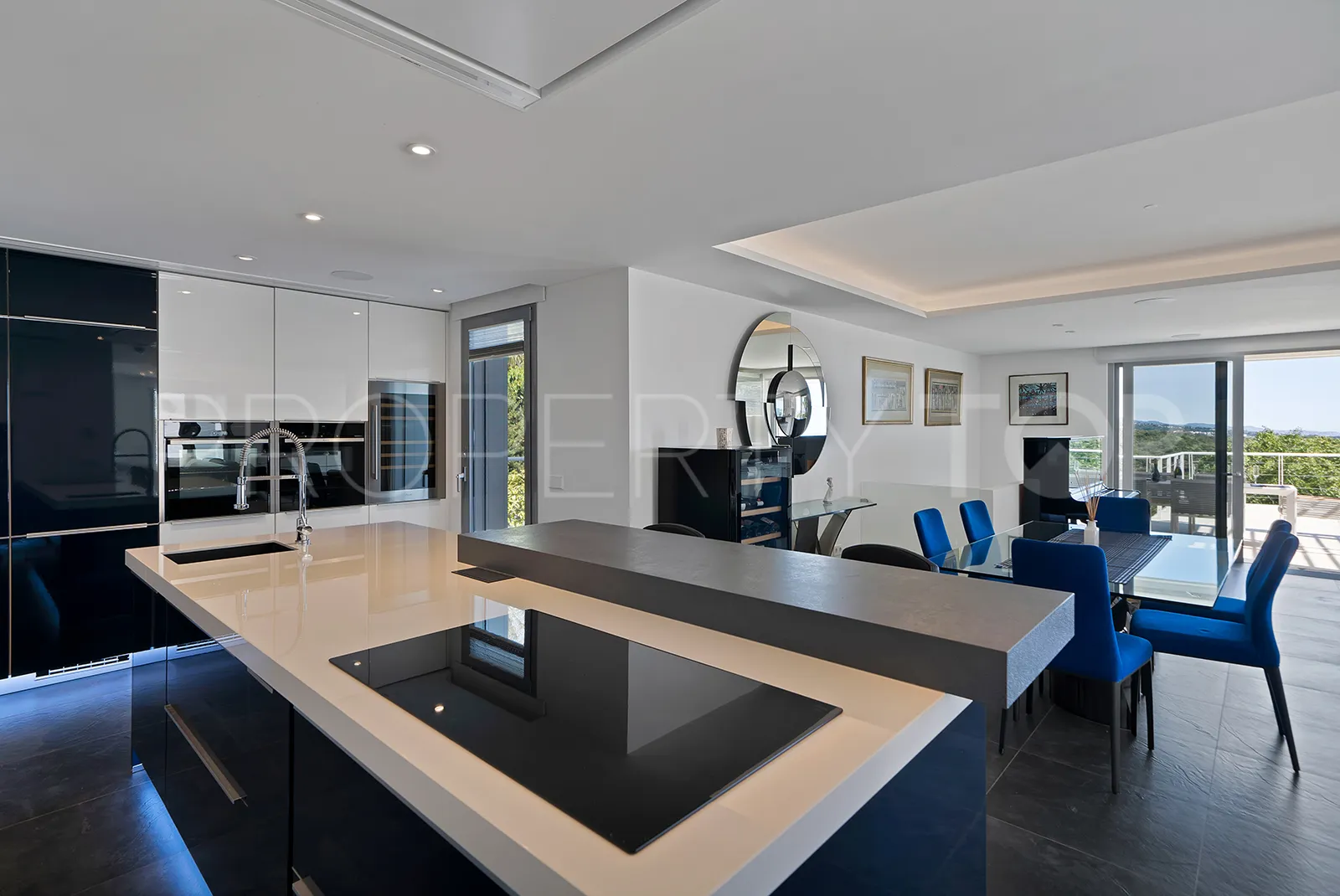 Las Lomas de Nueva Andalucia, villa en venta de 4 dormitorios